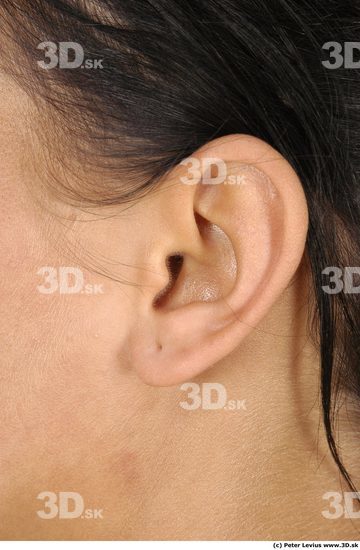 Ear Woman White Slim