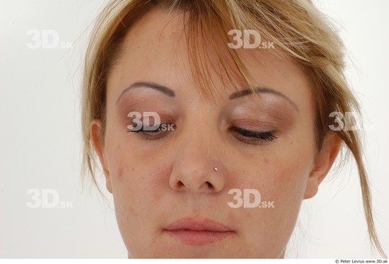 Face Woman White Piercing Average