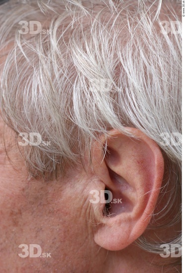 Ear Man White Casual Average