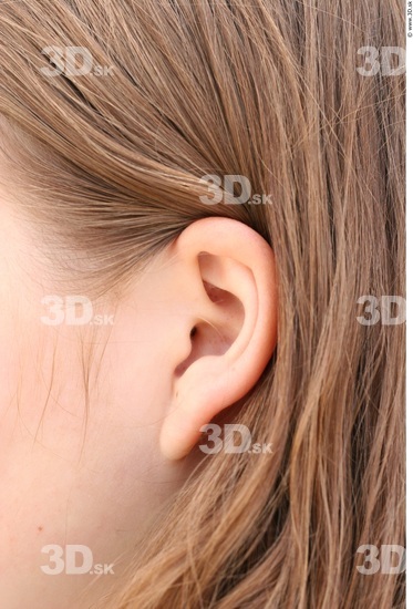 Ear Woman White Casual Average