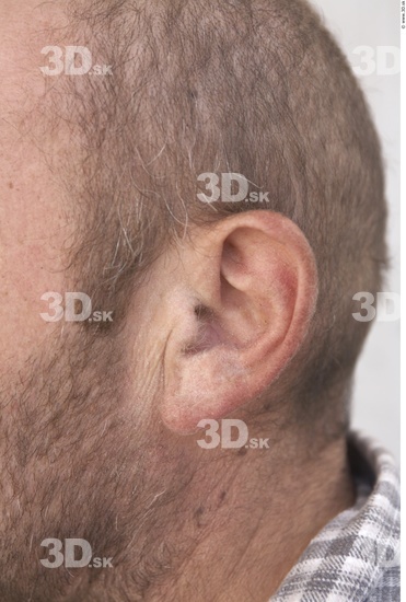 Ear Man White Casual Average