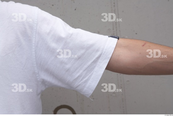 Arm Man White Casual Average