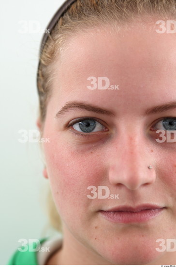 Face Woman White Average