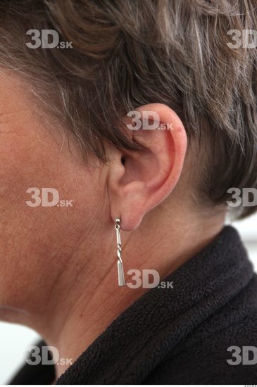 Ear Woman White Average