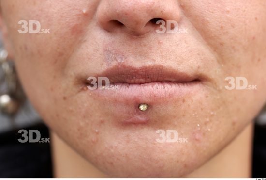 Mouth Woman White Piercing Slim