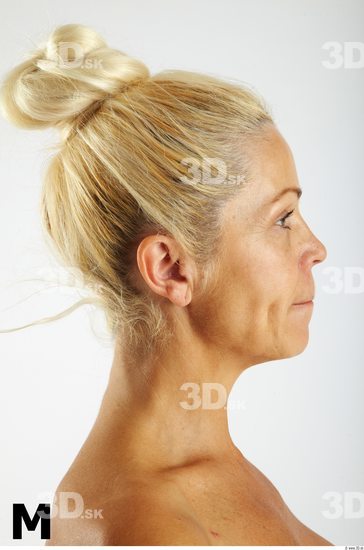 Face Phonemes Woman White Athletic Wrinkles