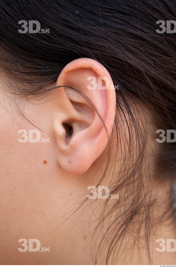 Ear Woman White Slim