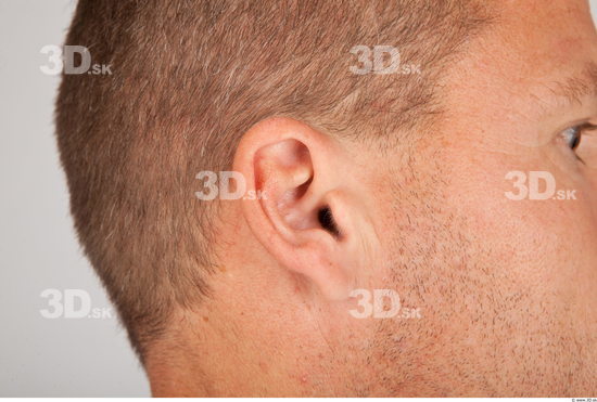 Ear Man White Average