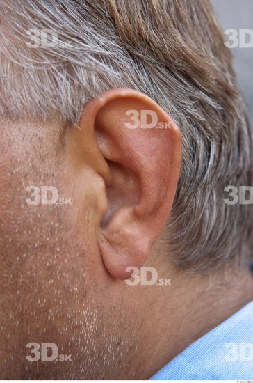 Ear Man White Average