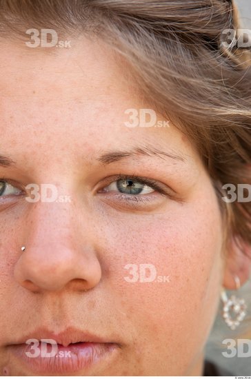 Eye Woman Casual Average Street photo references
