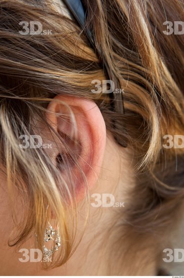 Ear Woman Casual Average Street photo references