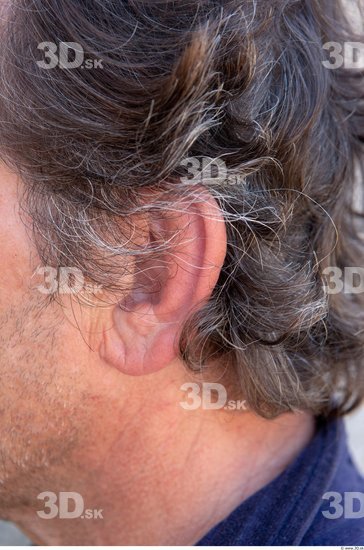 Ear Man White Average