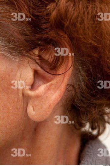 Ear Woman White Average