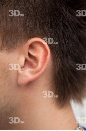 Ear Man White Average