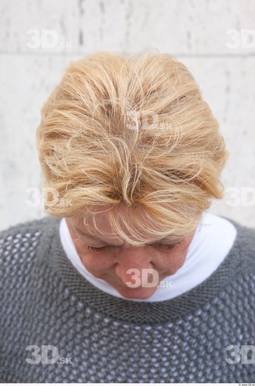 Head Woman White Casual Average
