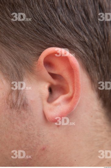 Ear Man White Average