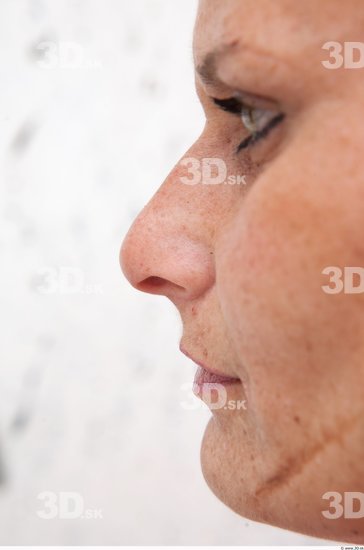 Nose Woman White Average