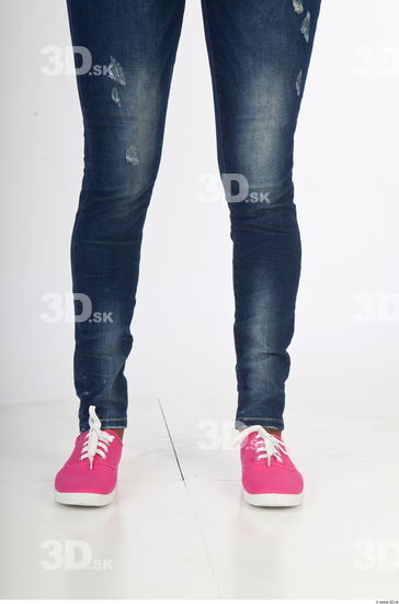 Calf reference of clothed Cecelia blue jeans pink shoes