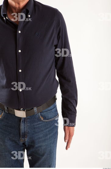 Arm moving blue deep shirt jeans of Ed
